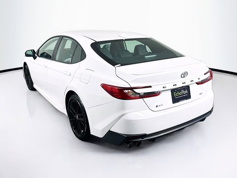 Used 2026 Toyota Camry SE FWD image 5