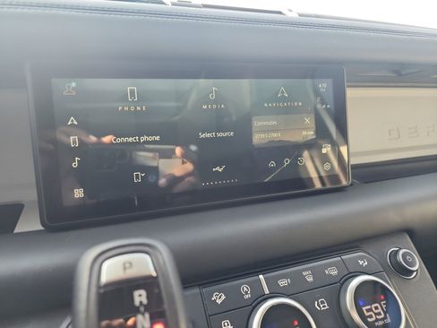 Used 2020 Land Rover Defender 110 HSE image 23