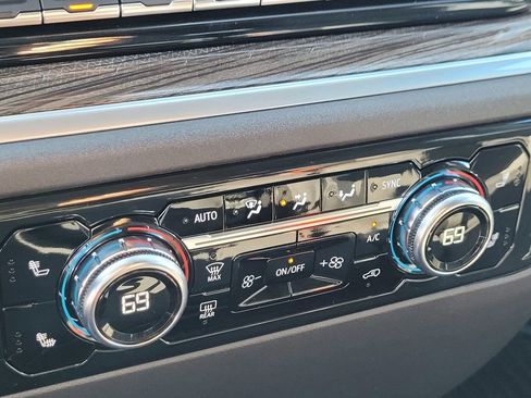 New 2026 GMC Sierra 1500 Elevation image 15