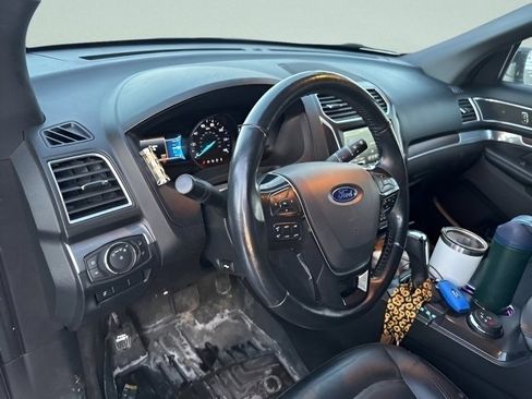 Used 2016 Ford Explorer Limited image 16