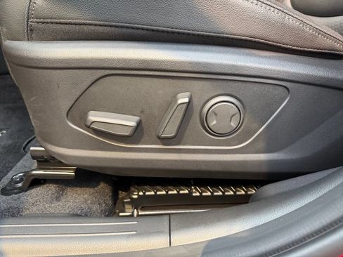 Used 2025 Hyundai Tucson Limited AWD/4WD image 30