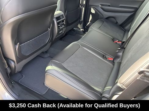 New 2025 Jeep Grand Cherokee Altitude RWD image 22