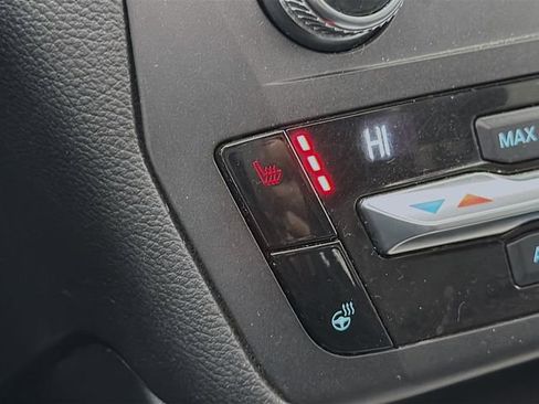 Used 2020 Ford Explorer XLT w/ Equipment Group 202A image 22