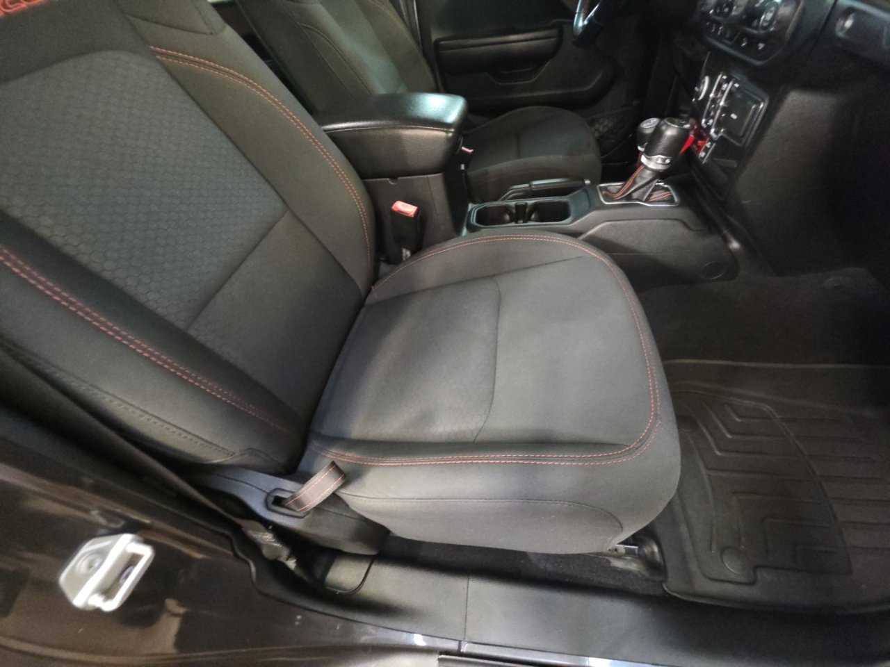 Used 2021 Jeep Wrangler Unlimited Rubicon AWD/4WD image 29