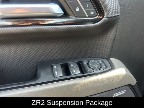 Used 2022 Chevrolet Silverado 1500 ZR2 w/ Technology Package AWD/4WD image 10