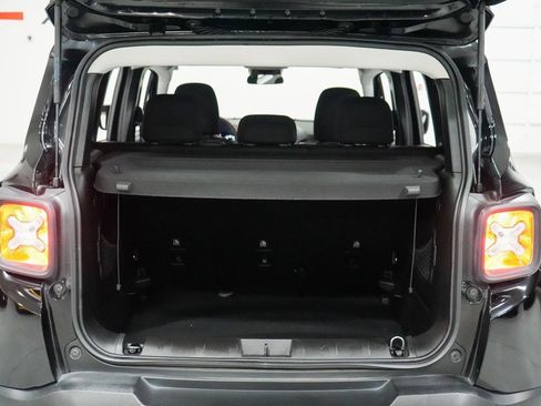 Used 2019 Jeep Renegade Latitude w/ Safety & Security Group II image 27