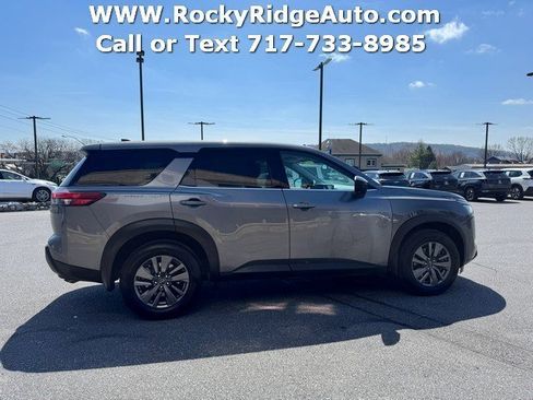 Used 2024 Nissan Pathfinder S AWD/4WD image 8