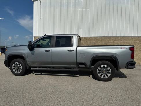 Used 2025 Chevrolet Silverado 2500 Custom w/ Custom Value Package AWD/4WD image 8