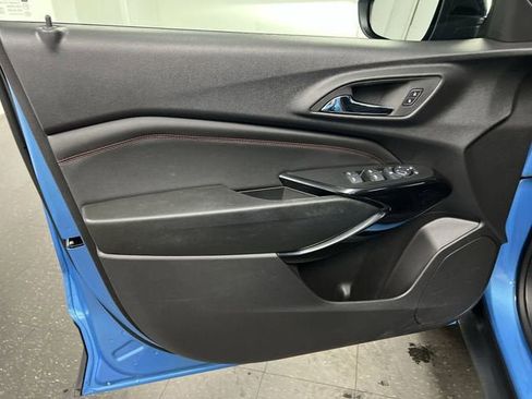 Certified 2025 Chevrolet Trax RS w/ Sunroof Package FWD image 22