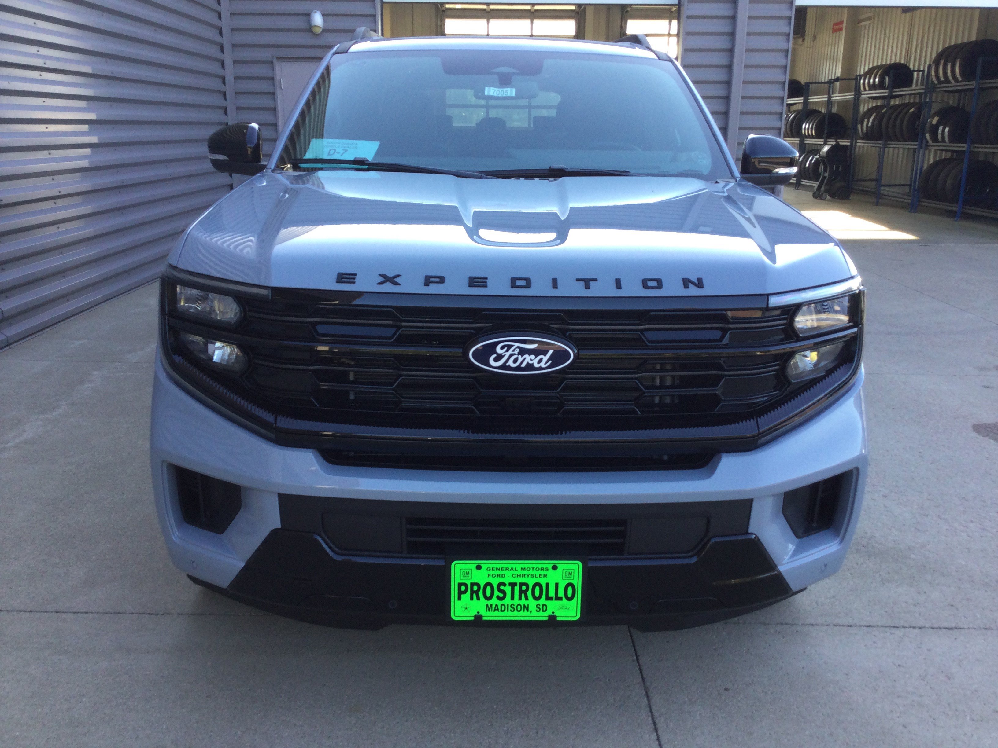 New 2027 Ford Expedition Max Platinum w/ Stealth Appearance Package AWD/4WD image 3