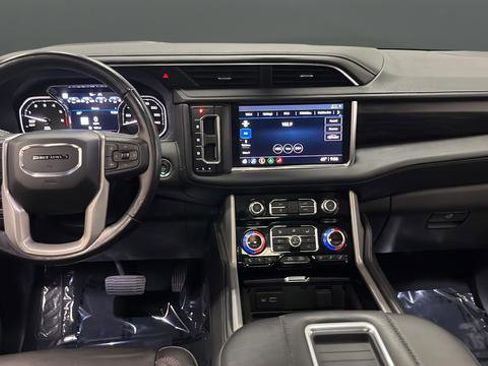 Used 2021 GMC Yukon XL Denali w/ Denali Premium Package AWD/4WD image 11