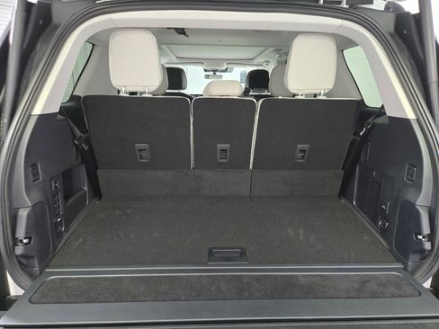 Used 2026 Lincoln Navigator Reserve AWD/4WD image 18