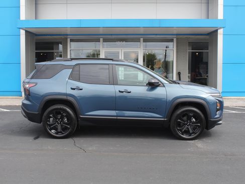 New 2026 Chevrolet Equinox LT w/ Midnight Edition AWD/4WD image 3