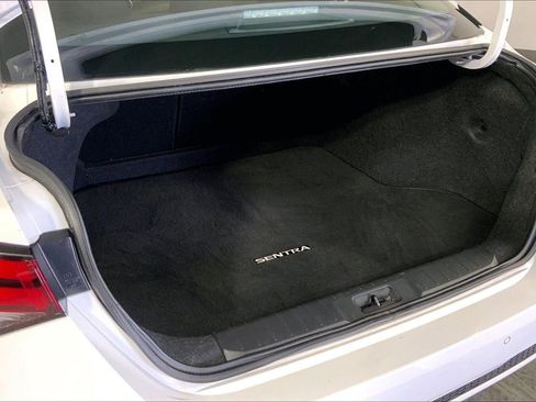 Used 2025 Nissan Sentra SV FWD image 4