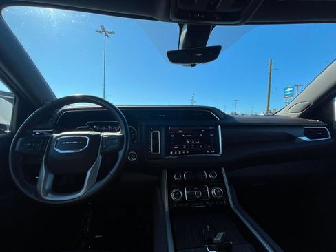Used 2021 GMC Yukon Denali w/ Denali Premium Package AWD/4WD image 37