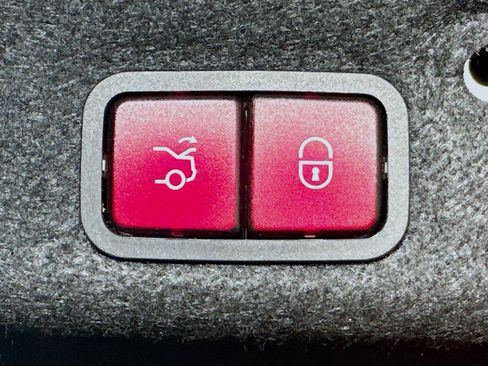 Used 2019 Mercedes-Benz C 300 4MATIC Sedan image 29