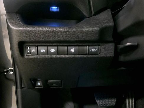Used 2025 Toyota RAV4 XSE w/ Weather Package AWD/4WD image 35