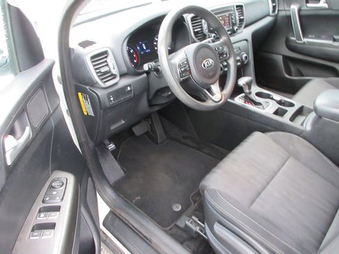 Used 2017 Kia Sportage LX FWD image 13