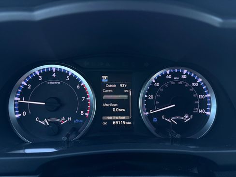 Used 2019 Toyota Highlander LE FWD image 14