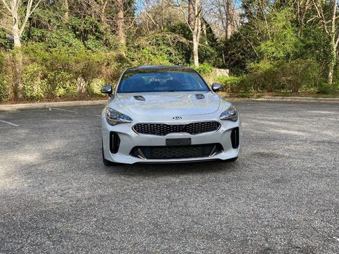 Used 2020 Kia Stinger GT2 image 2