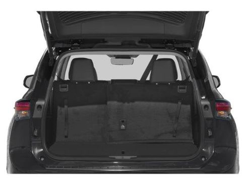 Used 2023 Toyota Highlander XLE FWD image 14