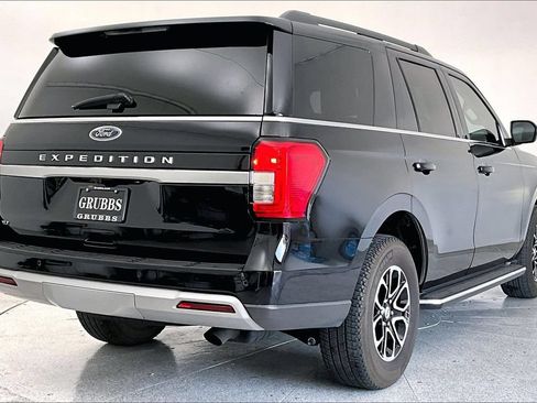 Used 2023 Ford Expedition XLT AWD/4WD image 2