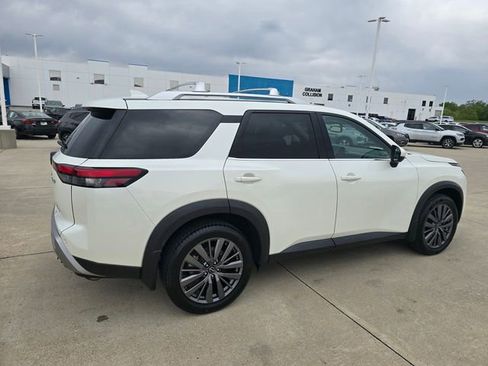Used 2022 Nissan Pathfinder SL w/ SL Premium Package AWD/4WD image 12