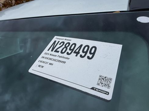 New 2025 Nissan Pathfinder SV w/ Lighting Package (N92) image 34