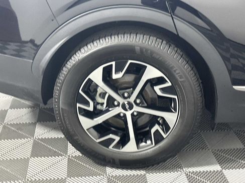 Used 2024 Kia Sportage EX image 17