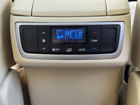 Used 2018 Toyota Highlander XLE FWD image 32
