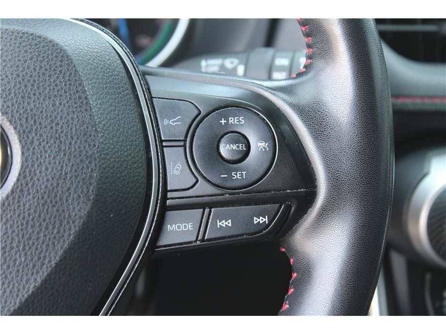 Used 2021 Toyota RAV4 SE w/ Weather & Moonroof Package AWD/4WD image 21