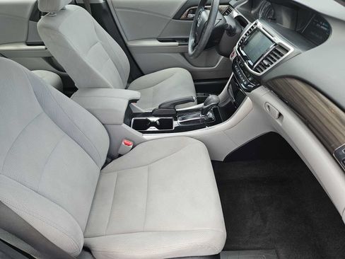 Used 2017 Honda Accord EX image 12
