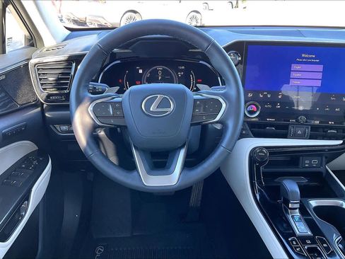 Used 2025 Lexus NX 300h AWD w/ Luxury Package image 5