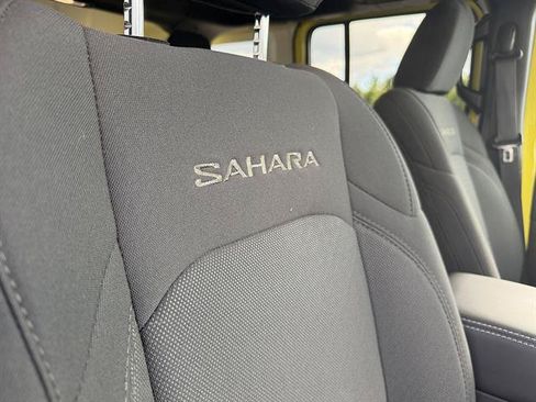Used 2023 Jeep Wrangler Unlimited Sahara w/ Cold Weather Group AWD/4WD image 16