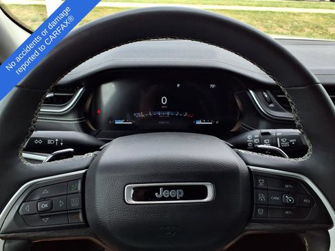 Used 2023 Jeep Grand Cherokee L Limited AWD/4WD image 20