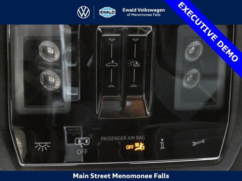 New 2025 Volkswagen Atlas Cross Sport SEL R-Line image 22