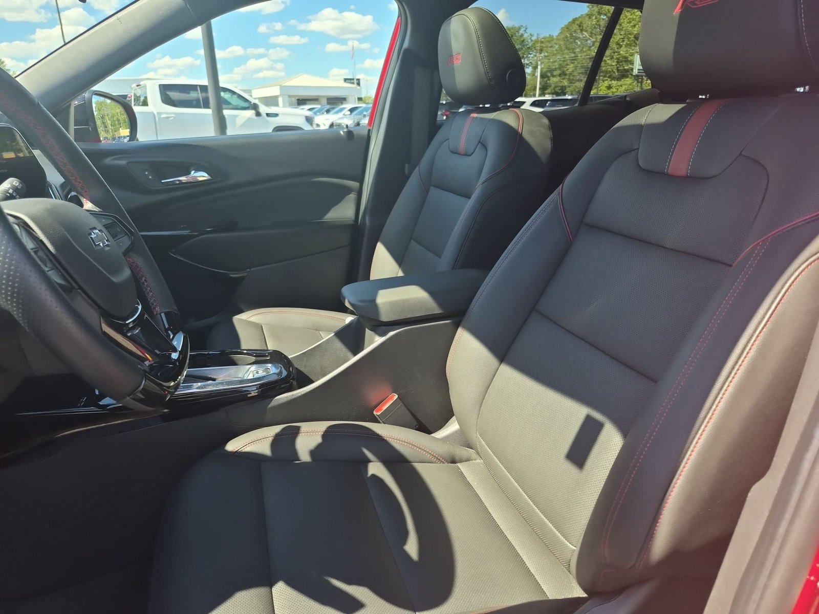 Used 2026 Chevrolet Trax RS w/ Sunroof Package FWD image 19