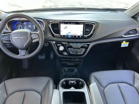 New 2026 Chrysler Pacifica Select w/ S Appearance Package image 11