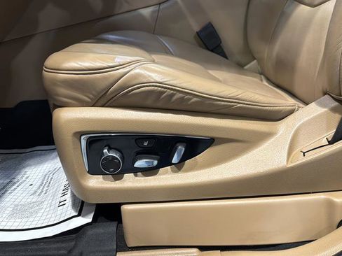 Used 2019 Cadillac Escalade ESV Platinum AWD/4WD image 36