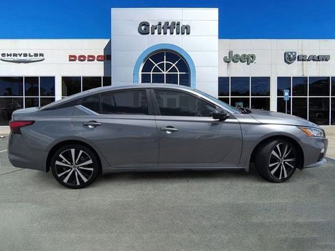 Used 2022 Nissan Altima 2.5 SR FWD image 3