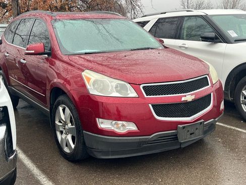 Used 2011 Chevrolet Traverse LTZ image 2