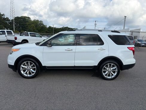 Used 2014 Ford Explorer XLT w/ Equipment Group 202A FWD image 2
