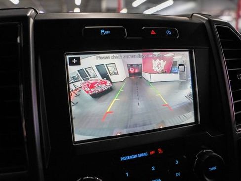 Used 2018 Ford F150 XLT w/ Equipment Group 302A Luxury AWD/4WD image 9