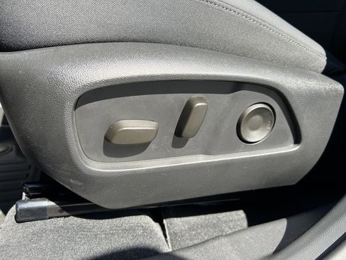 Used 2025 Chevrolet Equinox LT w/ Convenience Package II FWD image 10