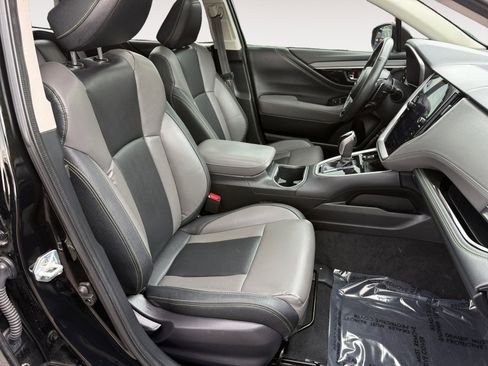 Used 2025 Subaru Outback Onyx Edition AWD/4WD image 19