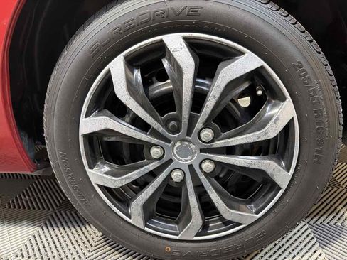 Used 2015 Toyota Corolla LE image 31