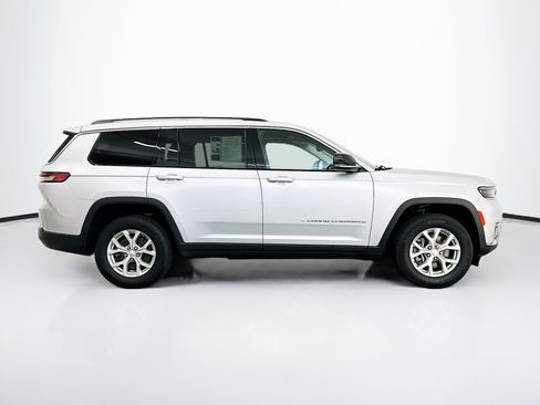 Used 2023 Jeep Grand Cherokee L Limited AWD/4WD image 10