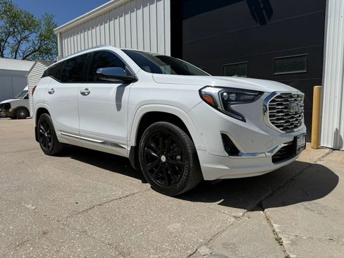 Used 2019 GMC Terrain Denali w/ Advanced Safety Package AWD/4WD image 2