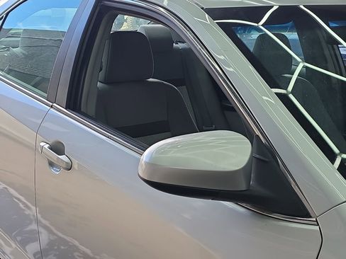 Used 2012 Toyota Camry LE image 30