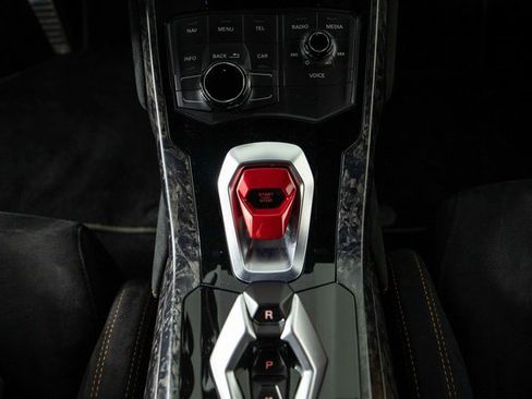 Used 2018 Lamborghini Huracan Performante image 20